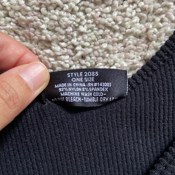 Dynamic • Black Ruched Crop Tee - Picture 6 of 8